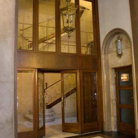 Petit Hotel-2